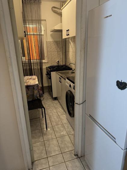 Garsoniera de vanzare etaj 1 - 4