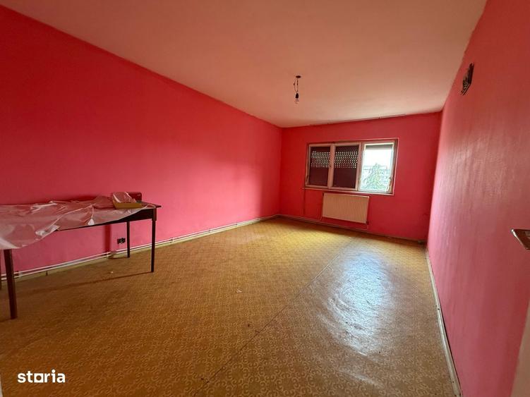 Bd. Republicii zona SRI Ap. 2 camere, decomandat - 2