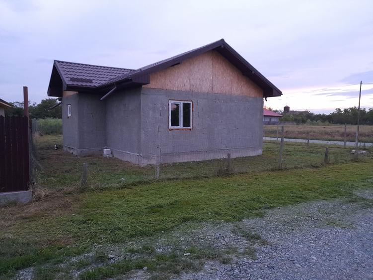 Casa de vanzare la rosu - 7