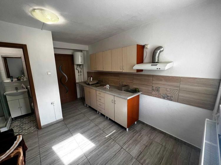 Vand 2 camere + baie proprie | 30 mp total | 7 min metrou 1 Decembrie 1918 | Strada Aleea Perisoru nr 8-10 - 7
