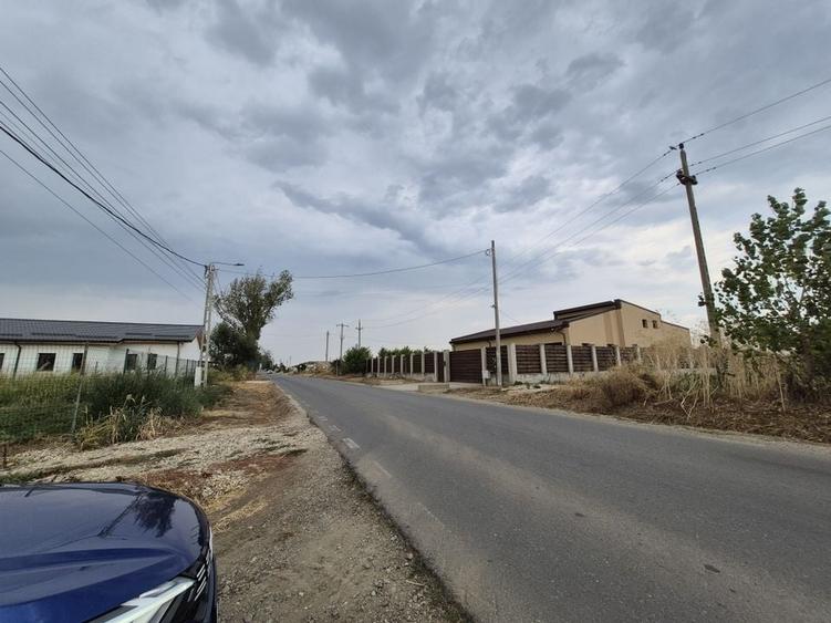 Teren intravilan,400 mp+drum acces,toate utilitatile la asfalt - 1