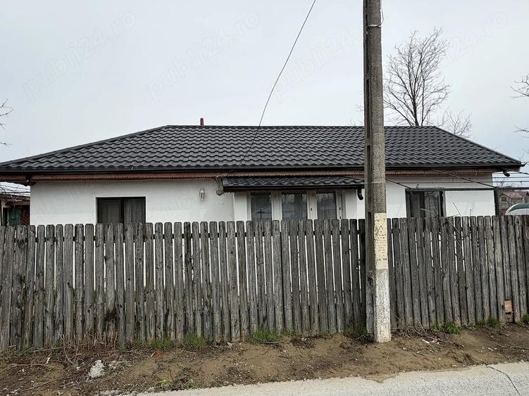 Casă cu 2 camere cu Teren 2074 Mp în Central