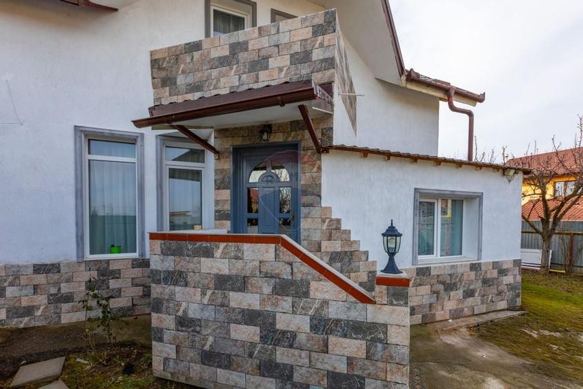 Casă / Vilă 4 camere de vânzare – Comuna Măgura, Str. Salcâmului - 2