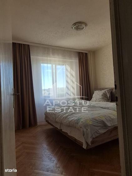 Apartament cu 3 camere în Lipovei
