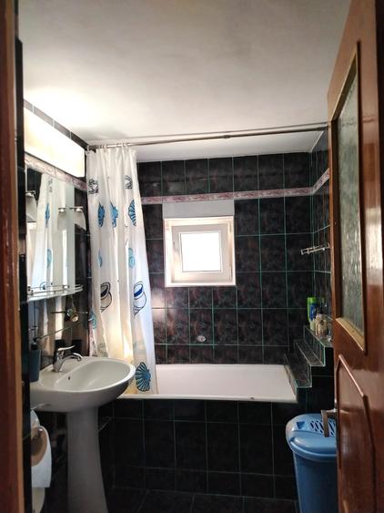 Apartament cu 3 camere decomandat în Vest