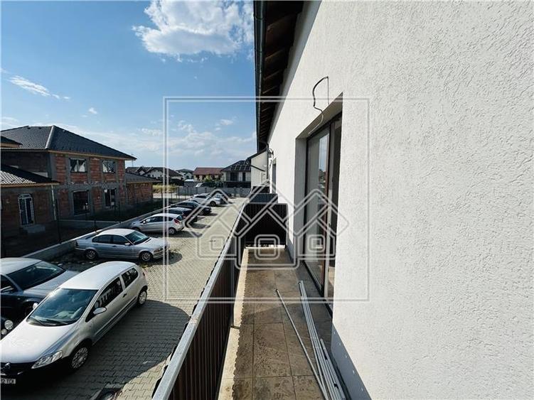 Apartament de vanzare in Sibiu - 4 camere, balcon - ap la vila - 2