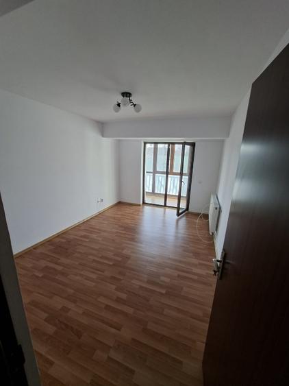 Vand apartament doua camere + garaj subteran(15000E) - 1