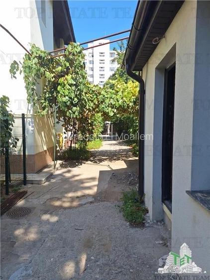 Casa curte comuna cu incalzire prin pardoseala. Casa curte comuna cu incalzire prin pardoseala.