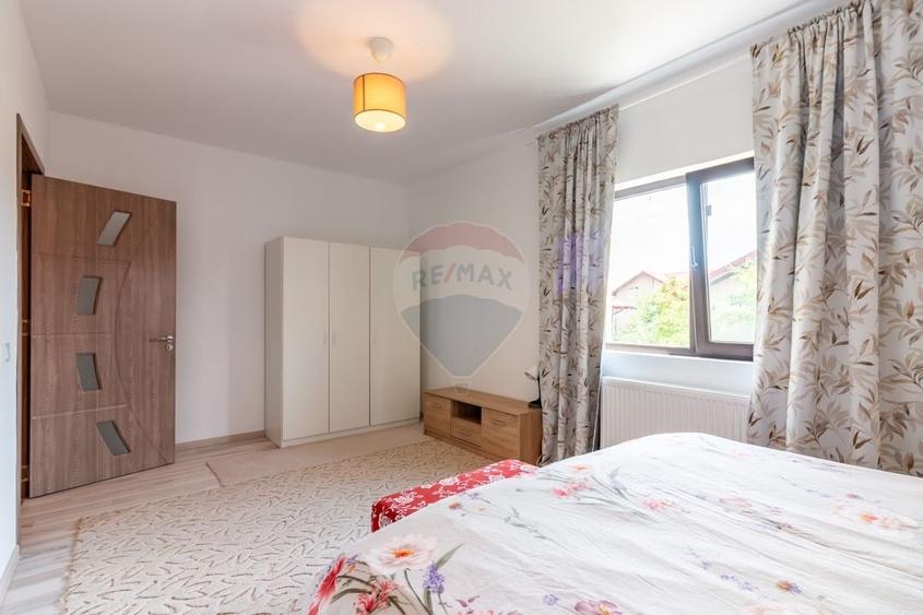 Duplex cu 5 camere cu Teren 227 Mp în Sud-Vest