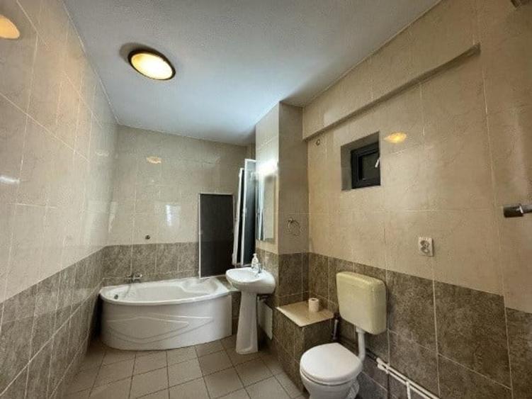 Ultracentral -bd. Mamaia , spatiu IDEAL BIROURI, 130 mp., etaj 1 - 15