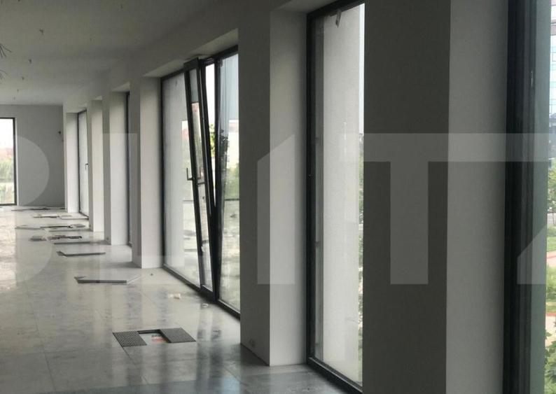 Cladire clasa A + , locatie de top! - 1