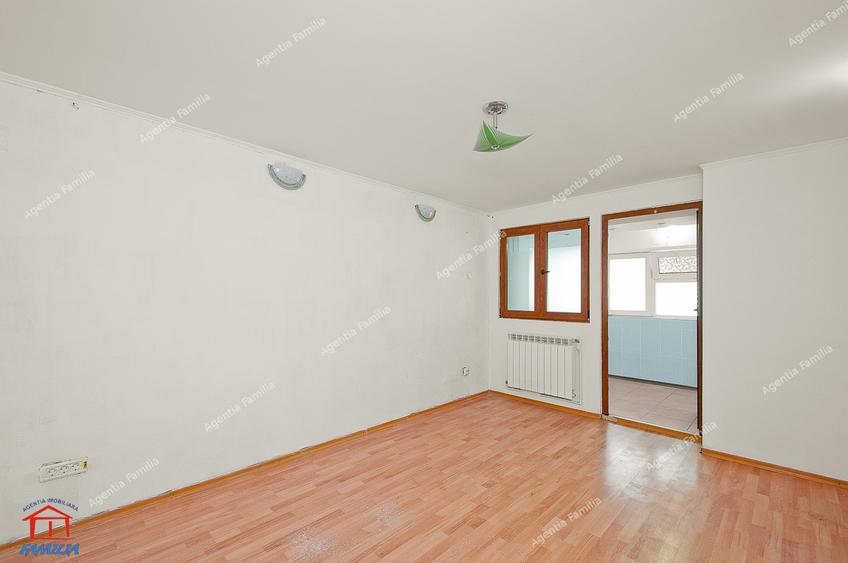 Spatiu comercial parter de bloc BR-uri Agentia de Voiaj - 3