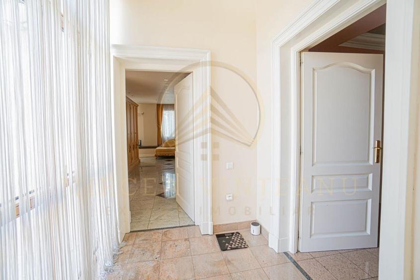 Ultracentral -Cladire impozanta  D+P+2E. - 32