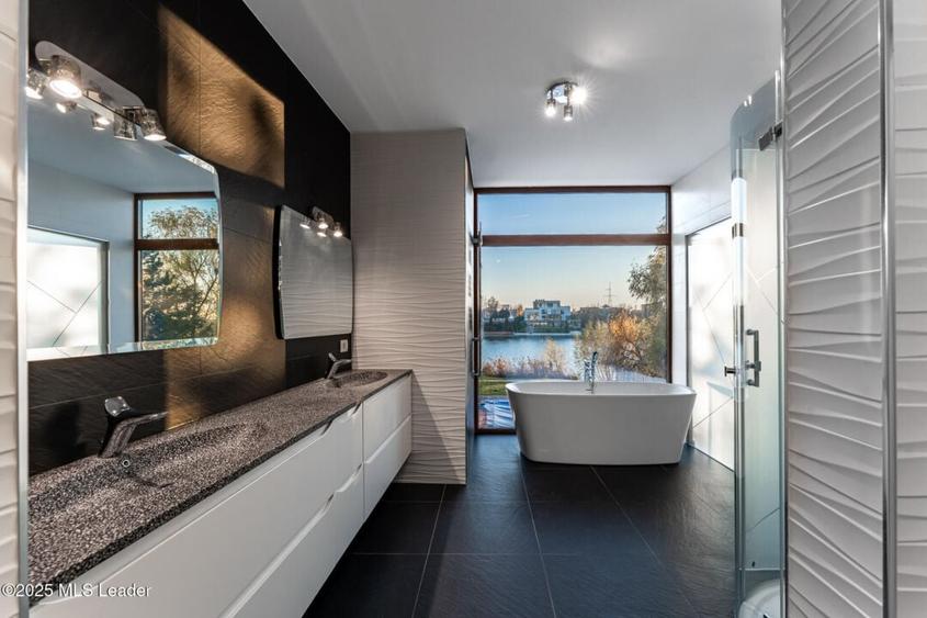 Casa TA de pe malul lacului Mogosoaia - 16