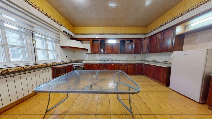 Spatiu deosebit | Destinatie mixta | Locuri parcare | 13 Septembrie - 16