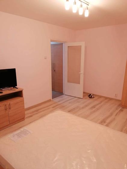 Garsoniera de inchiriat in sector 4. - 1