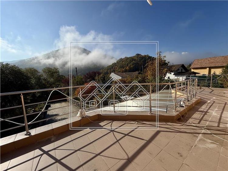 Casa de vanzare in Sibiu, individuala - 418 mp - teren 1.338 mp - 23