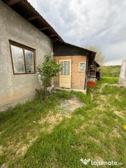 Casa de vanzare ,90 mp constructie ,teren 650mp ,str Rozelor - 3