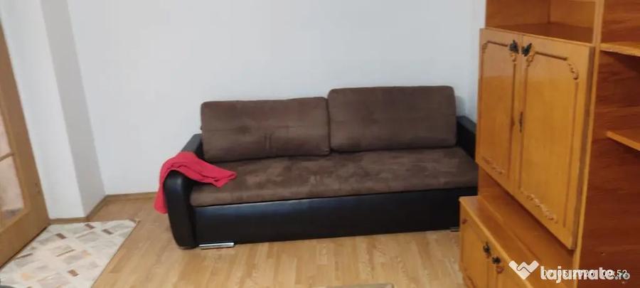 Apartament cu 2 camere decomandat în Piața Centrală