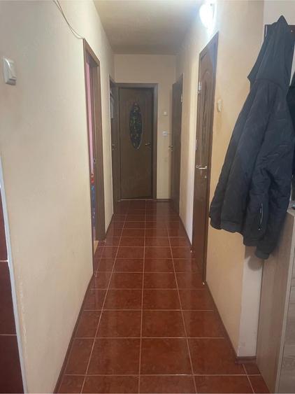 apatament 3 camere de vanzare proprietar - 1