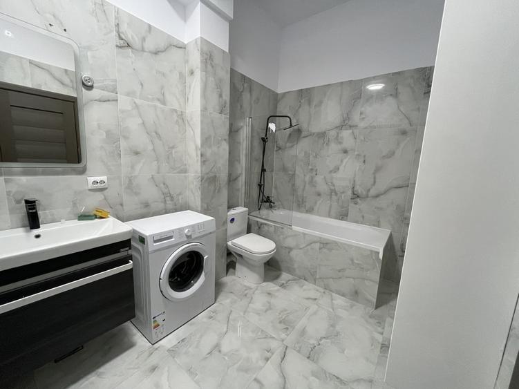 Apartament cu 3 camere semidecomandat, mobilat în Dâmbul Rotund
