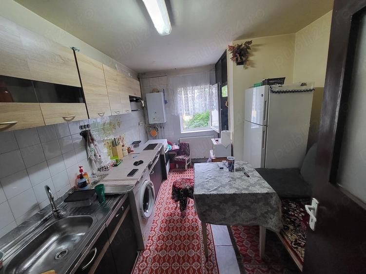 Apartament cu 4 camere decomandat în Mărăști