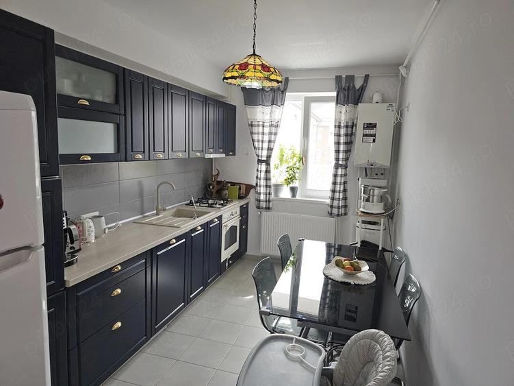 Apartament cu 2 camere decomandat în Central