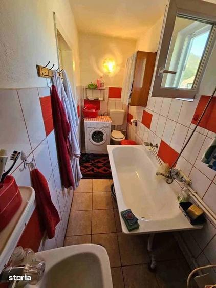 Casă cu 4 camere cu Teren 1142 Mp în Vorța