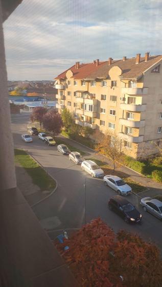Apartament cu 3 camere decomandat în Dacia