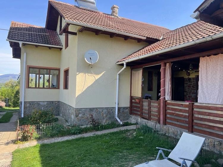 Casă cu Teren 9000 Mp în Bumbești-Pițic