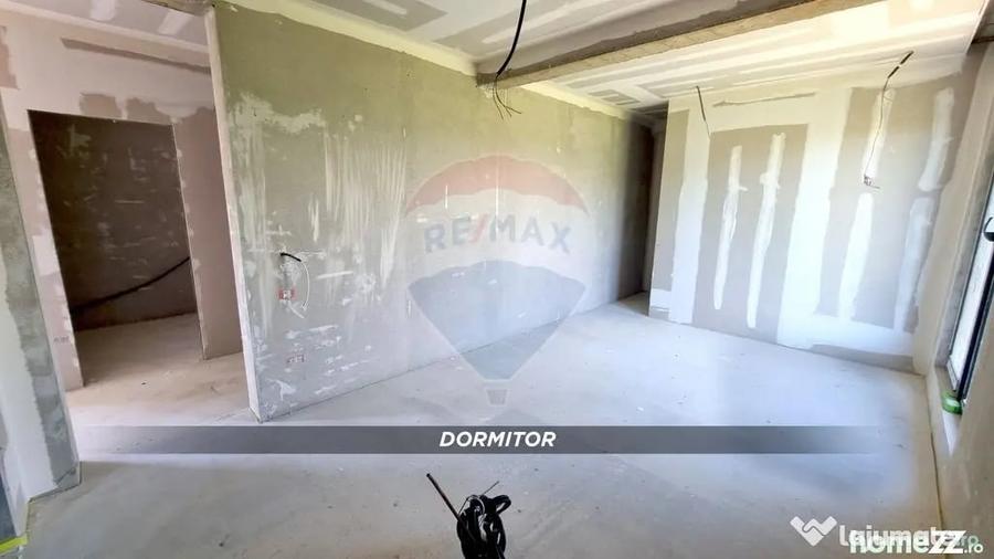 Casă cu 5 camere cu Teren 900 Mp în Mocira