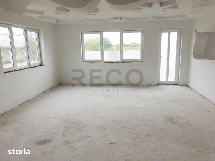 Casă cu 5 camere cu Teren 900 Mp în Tileagd