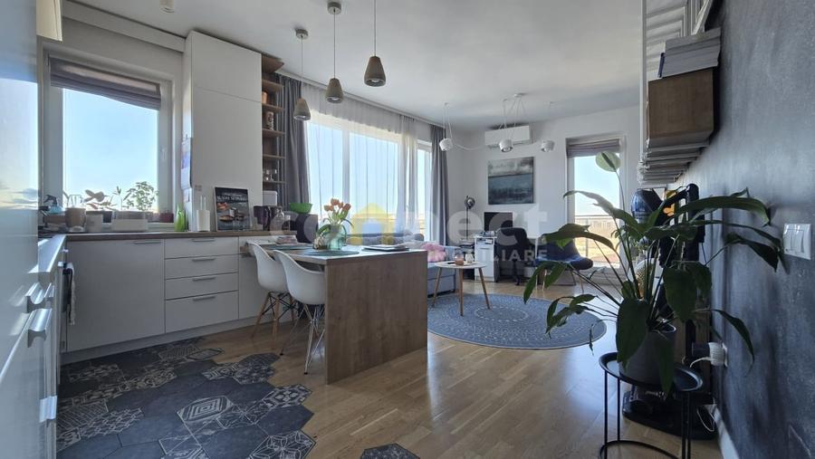 Apartament cu 2 camere semidecomandat în Borhanci