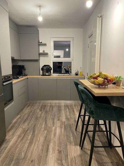 Apartament cu 3 camere decomandat în Tudor
