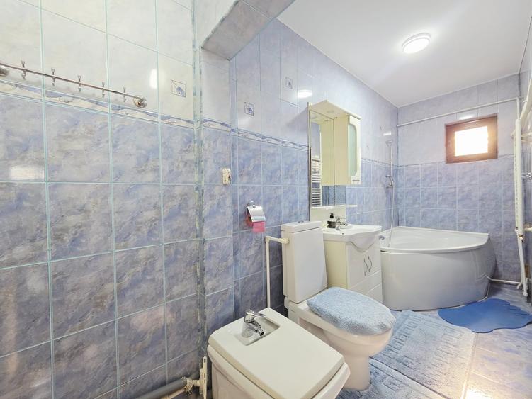 Apartament cu 2 camere decomandat în Micro 14