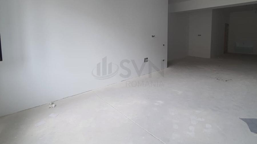 Apartament cu 3 camere semidecomandat în Eminescu