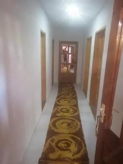 Casă cu 6 camere în Central