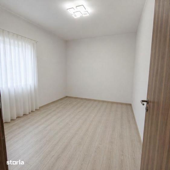 Casă cu 4 camere cu Teren 300 Mp în Central