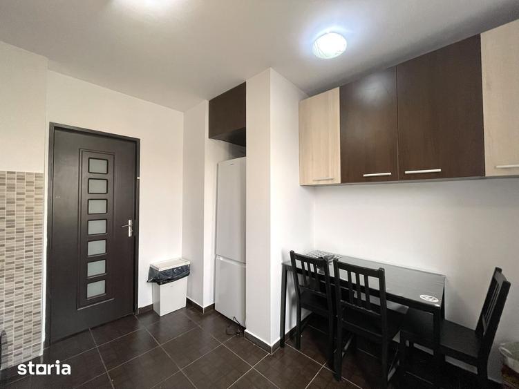 Apartament cu 3 camere decomandat în Berceni
