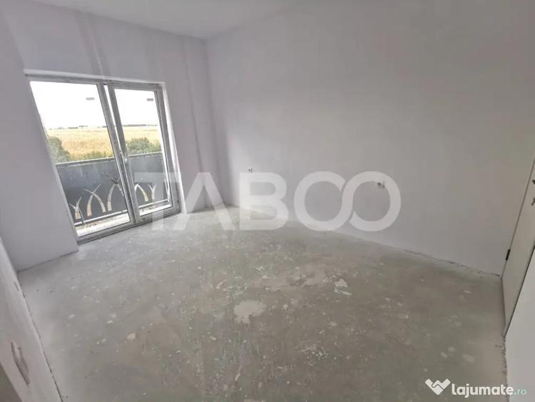 Apartament cu 3 camere decomandat în Turnișor