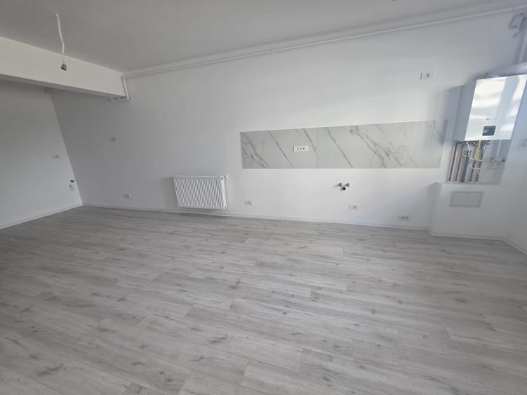 Apartament cu 2 camere semidecomandat în 13 Decembrie