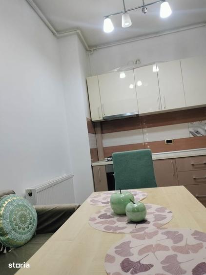Apartament cu 3 camere decomandat, mobilat în Tractorul