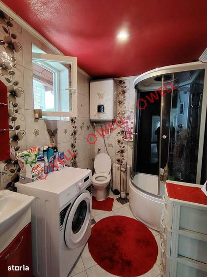 Casă cu 8 camere cu Teren 1130 Mp în Moacșa