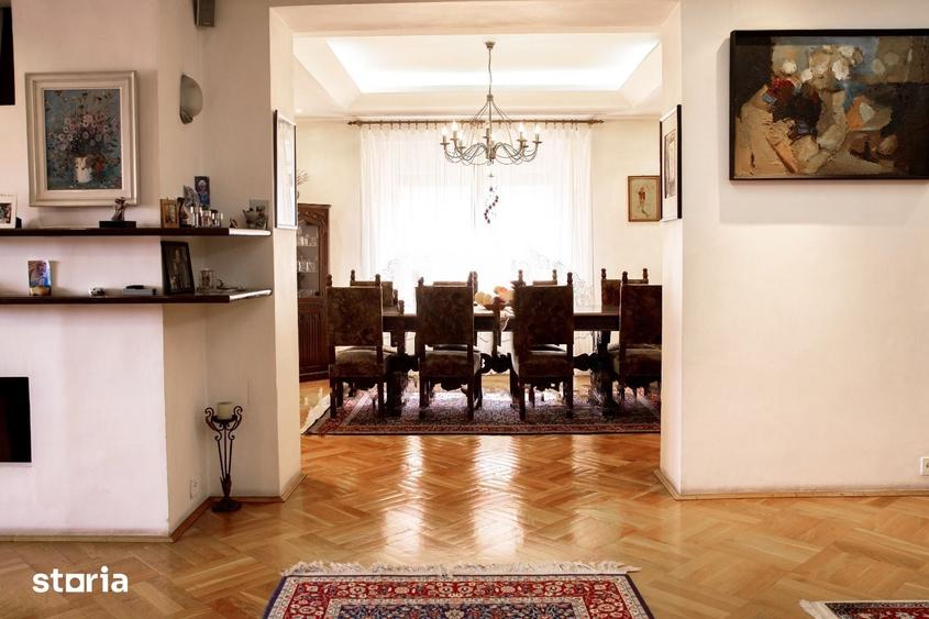 Apartament cu 7 camere în Victoriei