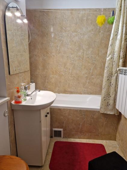 Apartament cu 2 camere decomandat, mobilat în Capitol