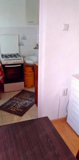 Garsonieră     zona Cet  mobilată utilată  23mp - 2