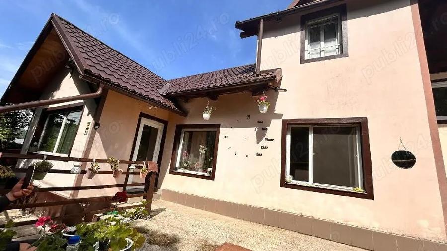 Vand Casa in Boc?a zona centrala - 2