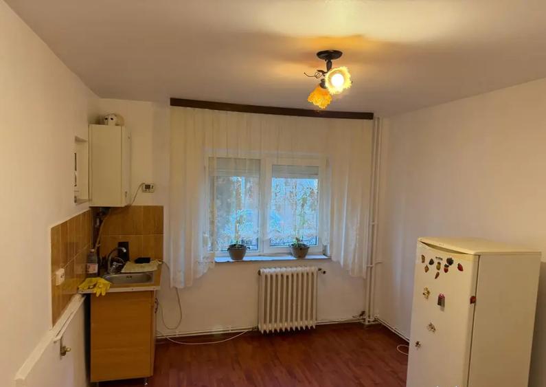 P.F Vand Garsoniera in cartier GALATA - 4