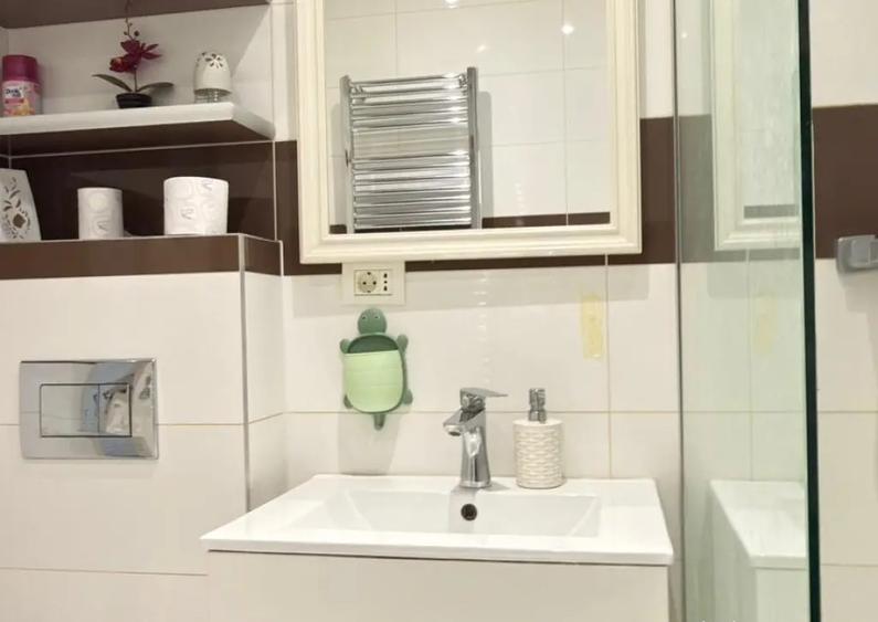 Proprietar ofer spre inchiriere apartament 2-Camere Zona-Intim-Arad - 2