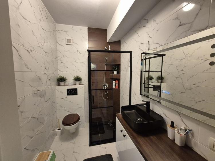 Penthouse 104,97 mp + 192,81 mp terase - piata Sudului - 10